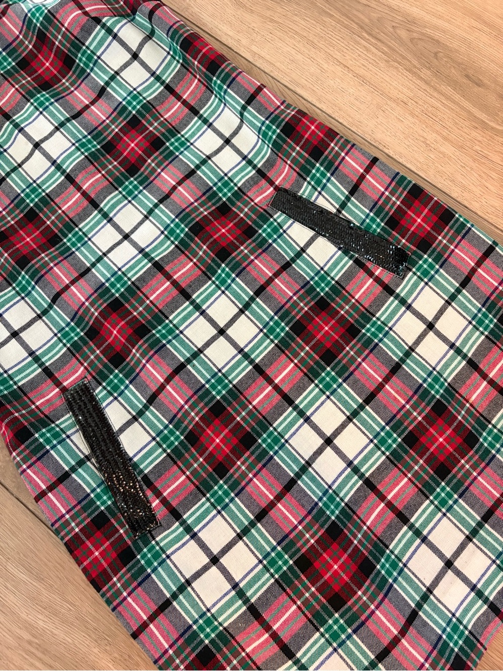 Vineyard Vines Red, Green & White Plaid Sleeveless Shift Dress - Picture 2 of 8